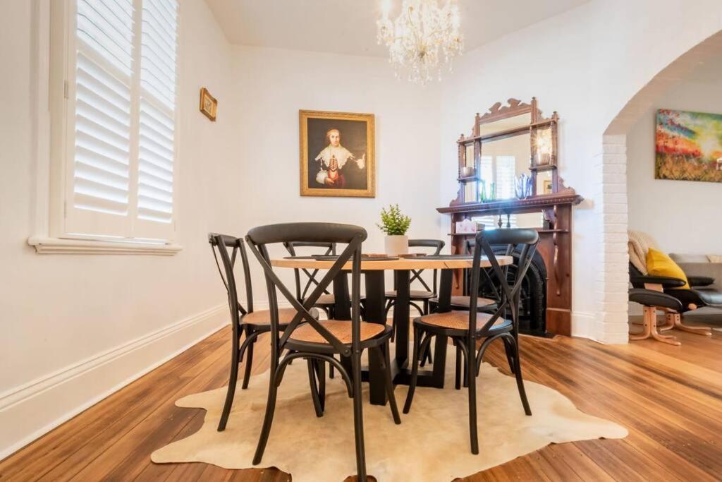 Historic Beauty In The Cbd! Parking And Wifi Daire Launceston Dış mekan fotoğraf